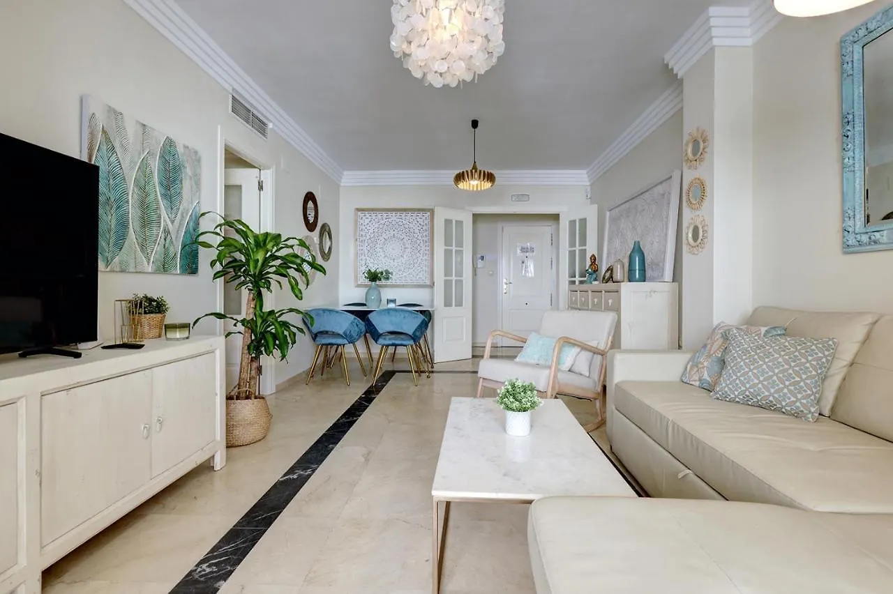 Lujo En Banana Beach Primera Linea De Playa Marbella Apartment